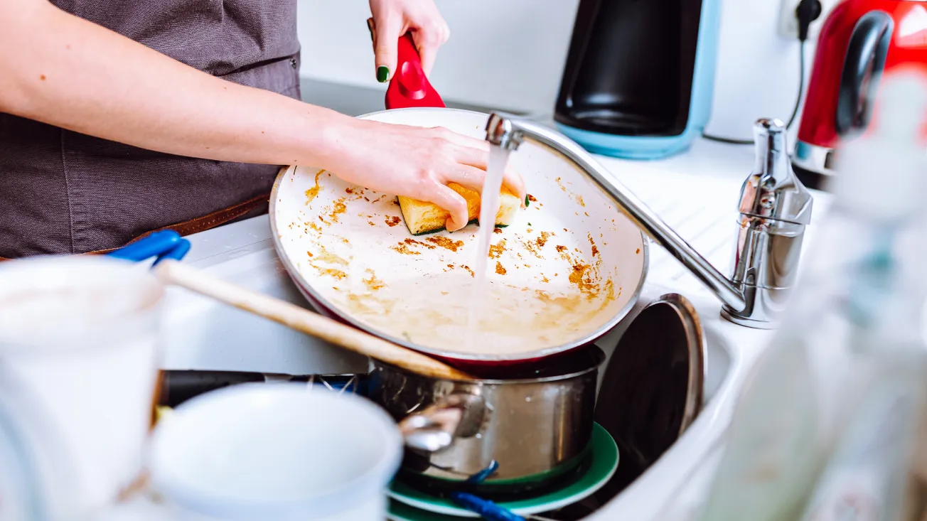 Limpiar sartén quemada: trucos caseros para restaurarlas